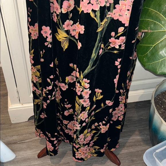 NEW Baltic Born Velvet Floral Black and Pink Wrap Full Length Dress Size Large - Picture 10 of 15